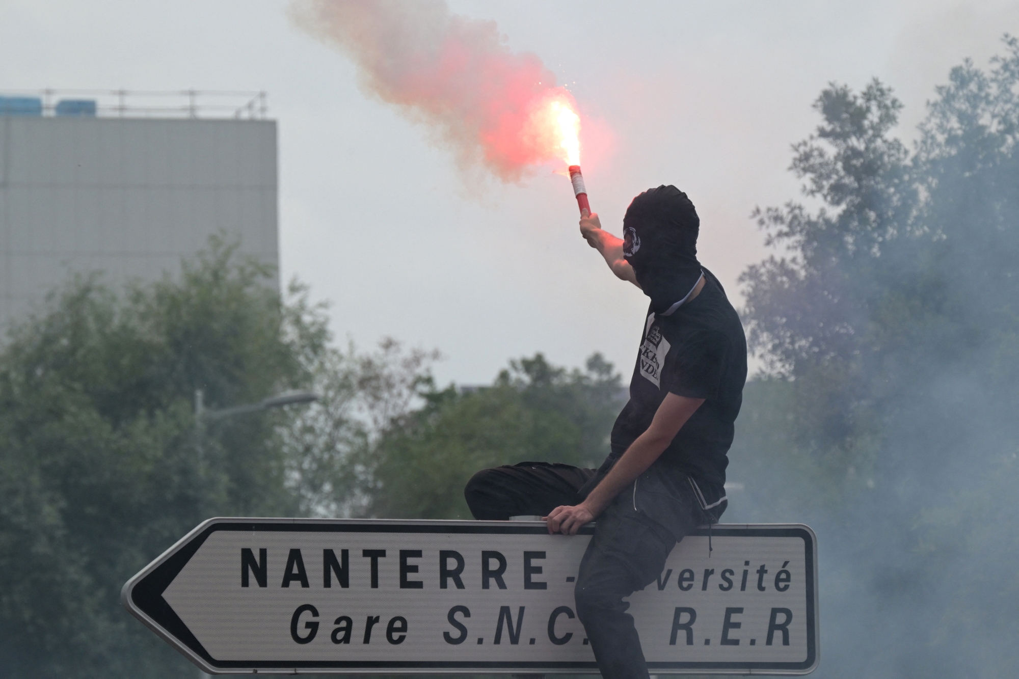 L&rsquo;arène médiatique : l&rsquo;affaire Nahel et le danger des batailles de mots