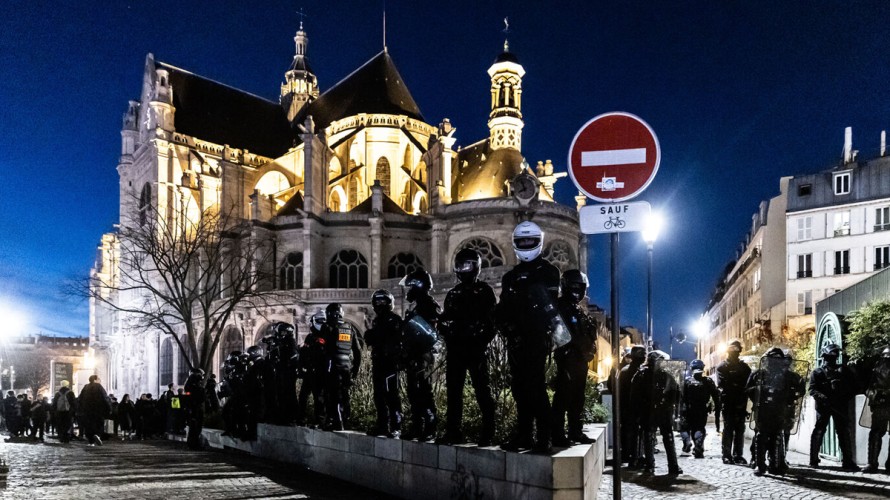 Les églises en profanation : les autorités parisiennes commettent une erreur historique