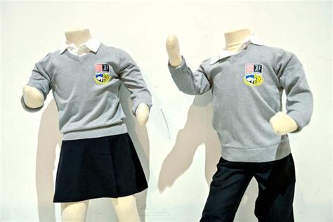 Béziers lance une révolution scolaire : l&rsquo;uniforme imposé pour tous les élèves de CP à CM2 provoque des tensions