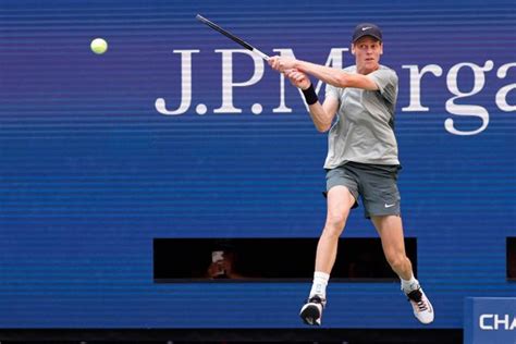«Un incident inédit à l&rsquo;US Open : la numéro 1 mondiale arrête sa partie en plein tournoi pour une odeur de cannabis»